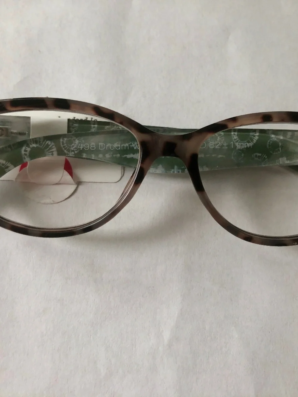 New Dream Weaver Gray Tortoise Green Oval Reading Glasses +1.00